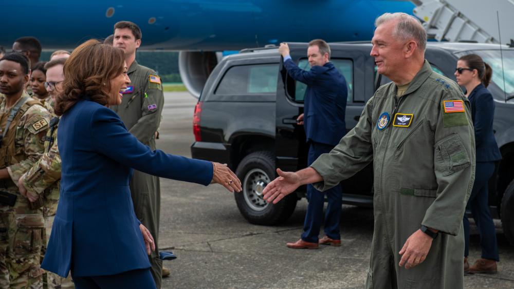 DVIDS – Images – Vice President Harris departs Japan [Image 9 of 21]