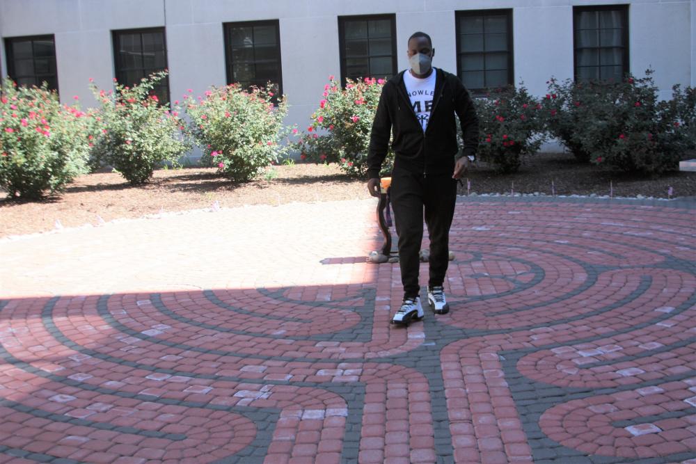 DVIDS – News – Walter Reed Clinic Hosts Suicide Awareness ‘Honor Walk’ In Hospital Labyrinth