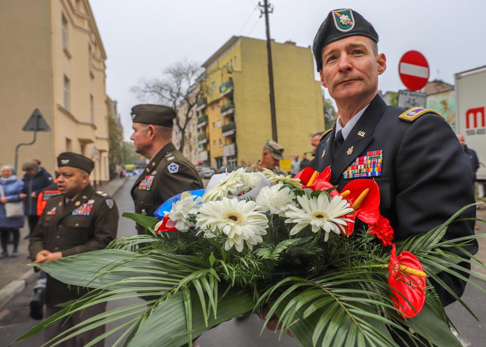 DVIDS – News – US Army stands with allies to remember Polish, Hungarian Uprisings of 1956