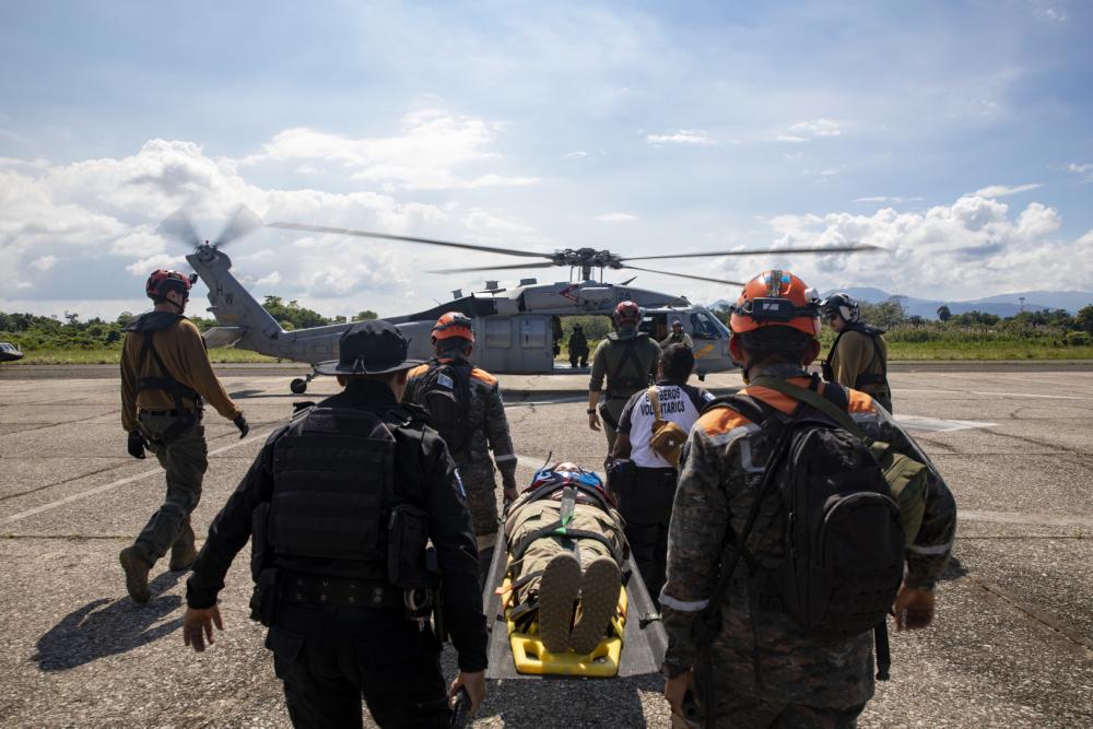 DVIDS – Images – U.S. AND GUATEMALAN SERVICE MEMBERS PARTICIPATE IN DISASTER RELIEF TRAINING [Image 8 of 8]