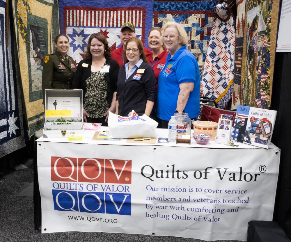 DVIDS – News – Some Heroes Wear Quilts: Army Reserve Soldier recognized by Quilts of Valor during International Quilting Festival