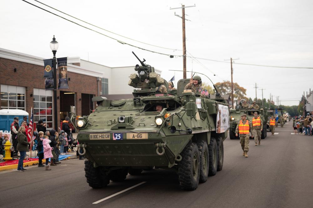 DVIDS – Images – Oregon Guard Honors Veterans in Albany [Image 8 of 8]