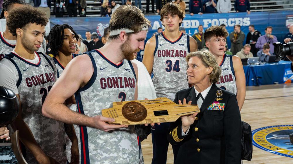 DVIDS – Images – Abraham Lincoln hosts the 2022 ESPN Armed Forces Classic