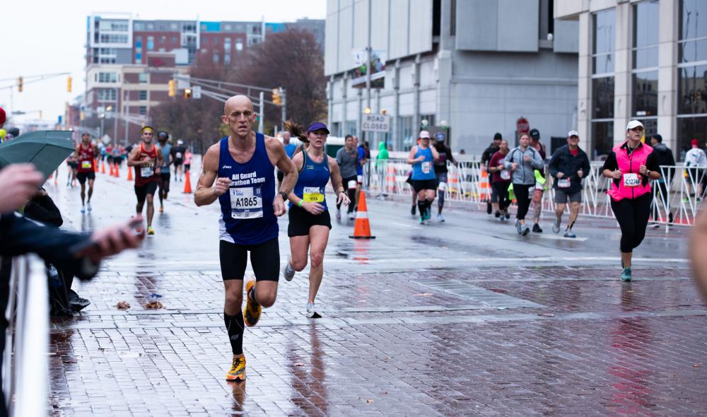 DVIDS – News – Indiana National Guard marathon team run alongside national team