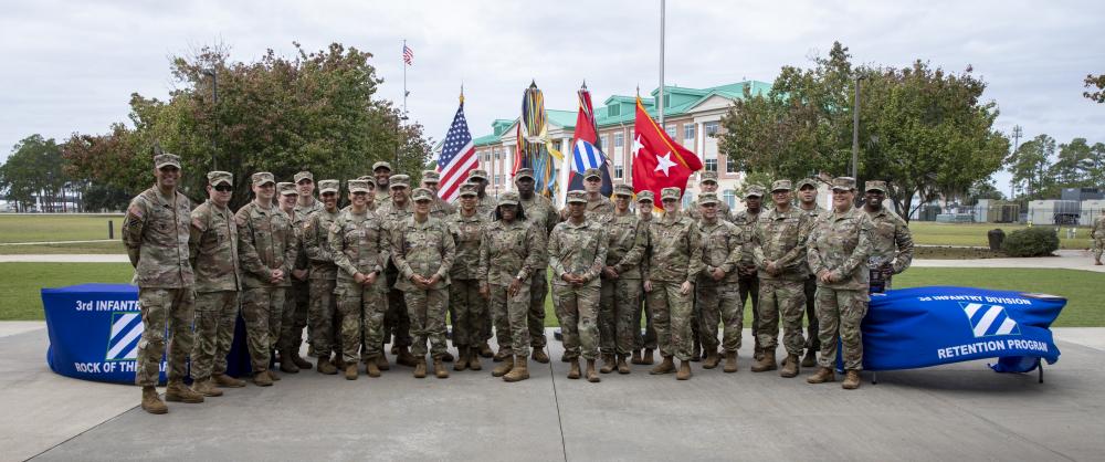 DVIDS – News – 3rd Infantry Division Holds Retention Award Ceremony