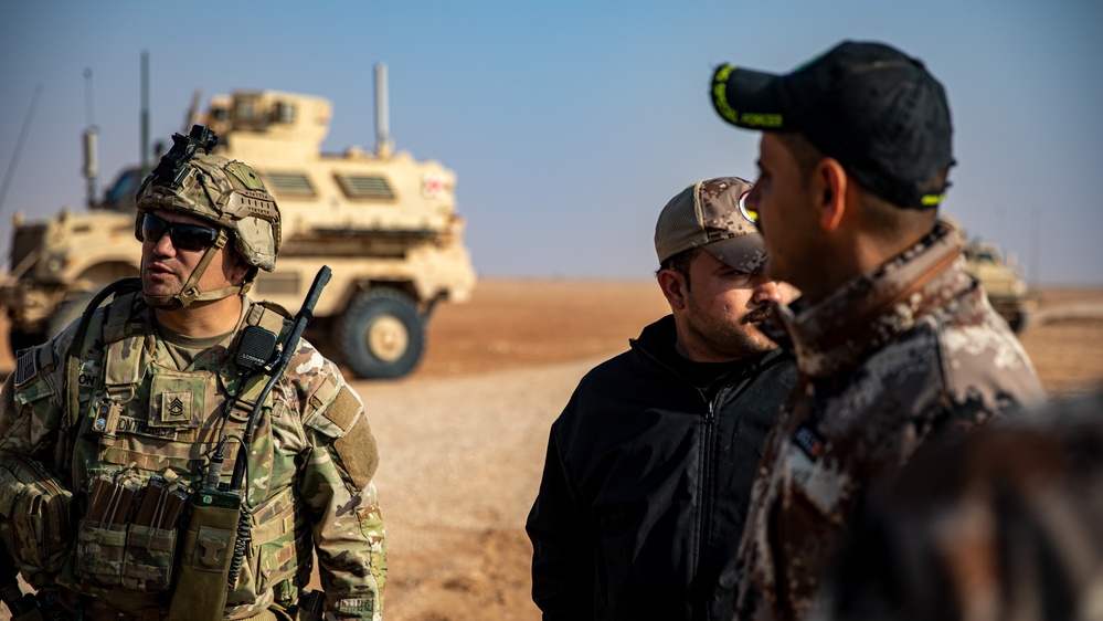 DVIDS – Images – Combined Joint Task Force Operation Inherent Resolve Task Force Centaur Patrols the Amber Zone [Image 1 of 10]
