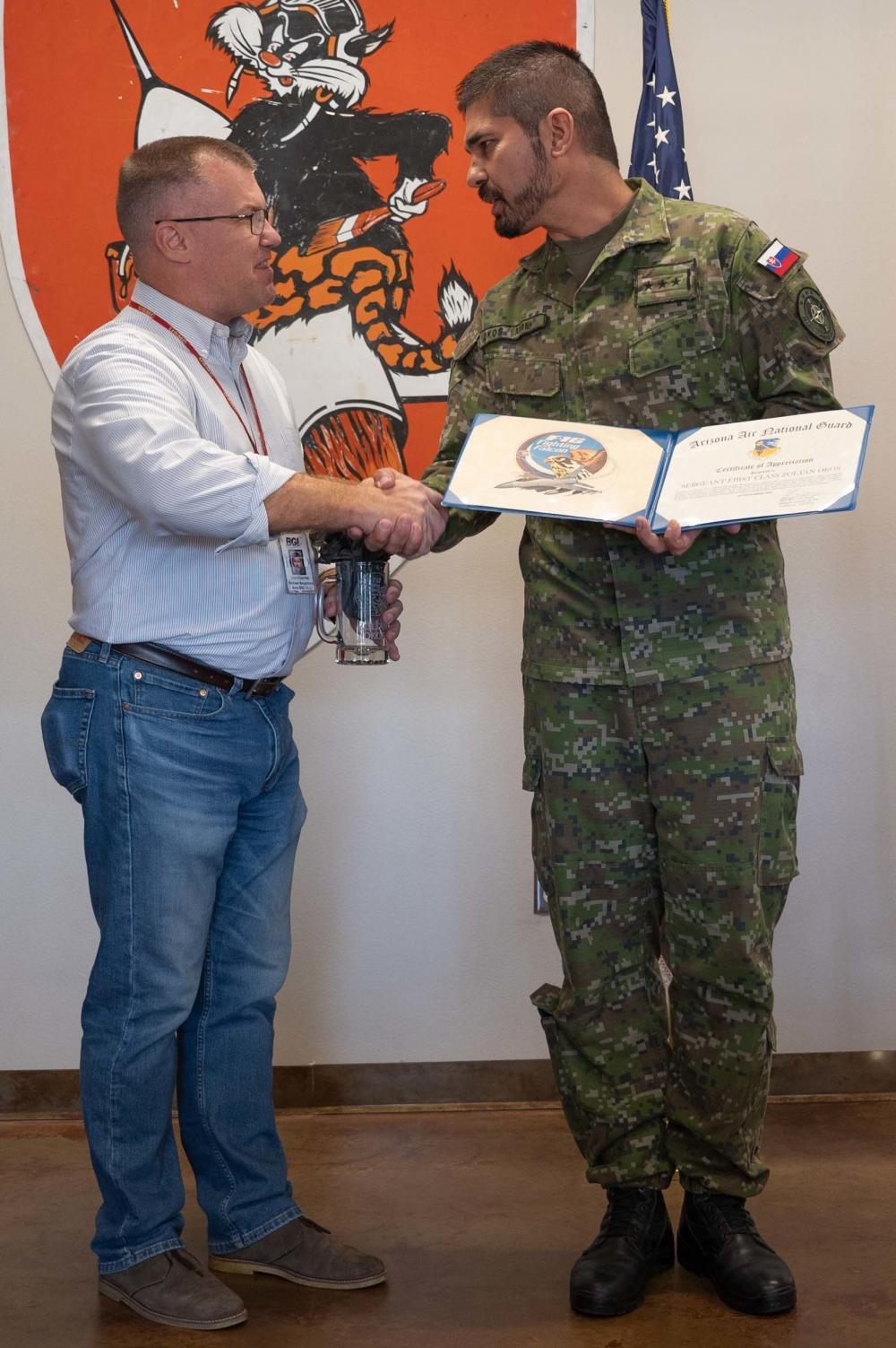 DVIDS – News – Tucson Air Guard bids farewell to Slovak Foreign Liaison Officer (LNO), welcomes new LNO