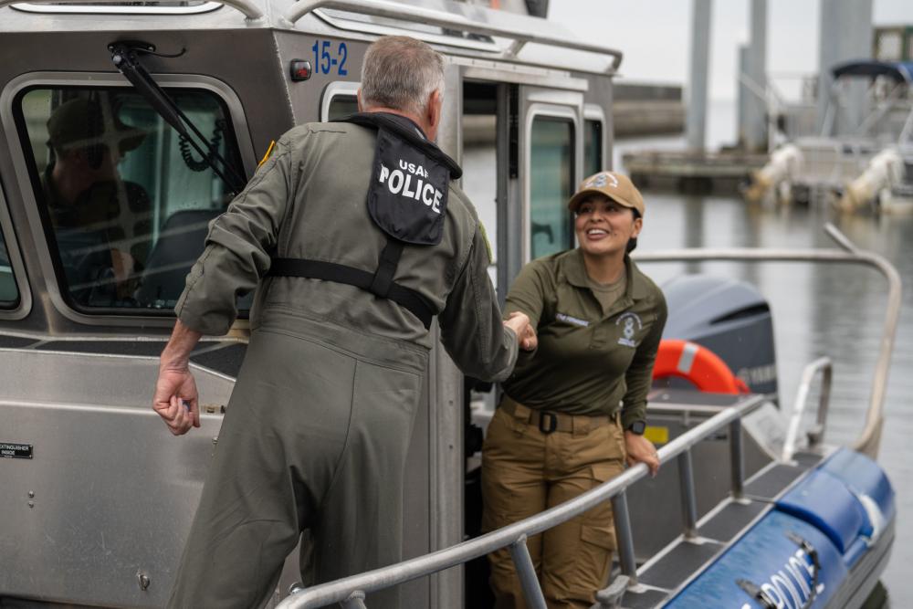 DVIDS – Images – AMC commander visits Team MacDill [Image 7 of 12]