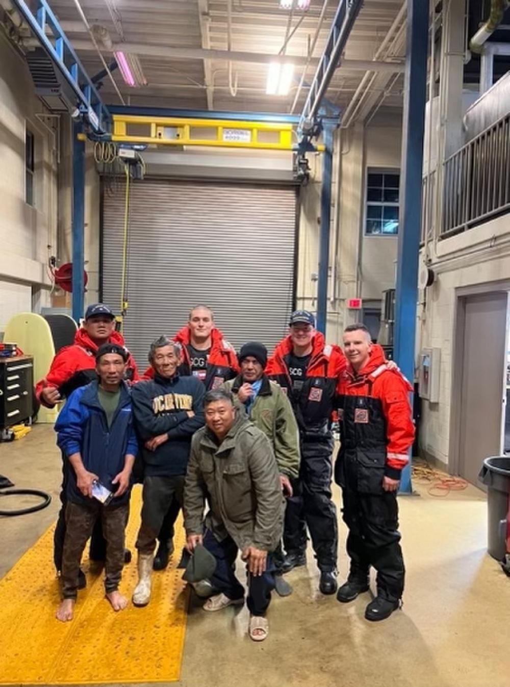 DVIDS – Images – Coast Guard rescues 4 from shrimp boat taking on water 11 miles south of Jamaica Beach, Texas [Image 5 of 5]