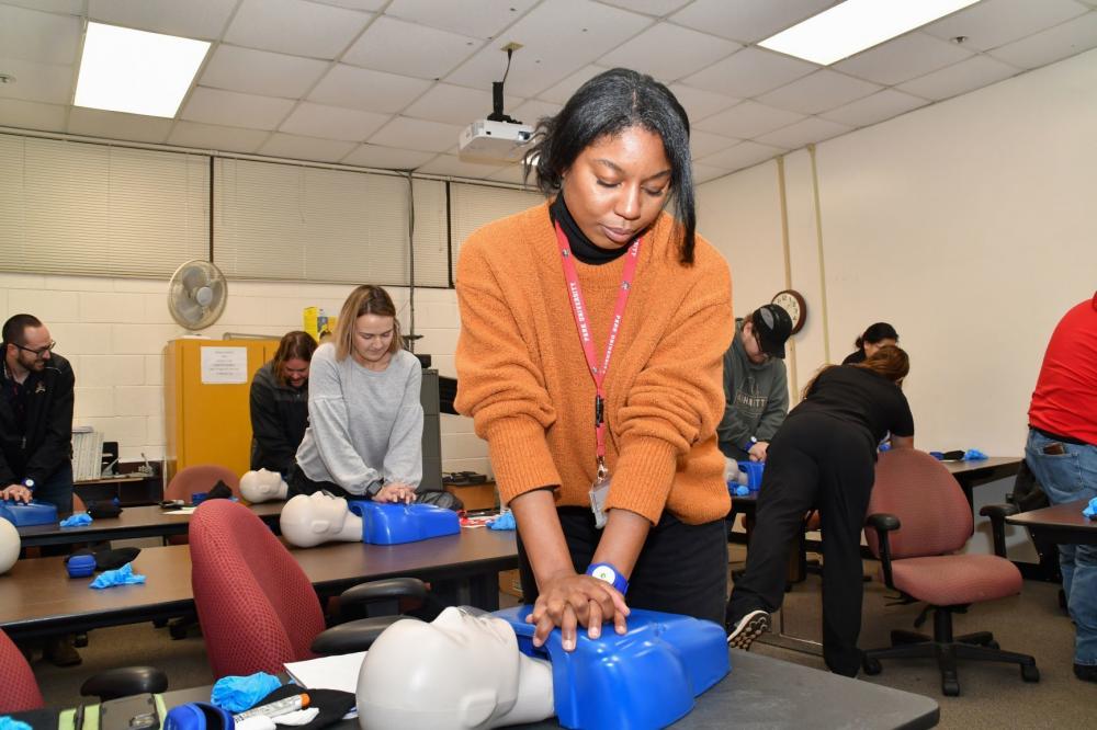 DVIDS – News – FRCE Enhances Emergency Preparedness with training in CPR, AED and First Aid
