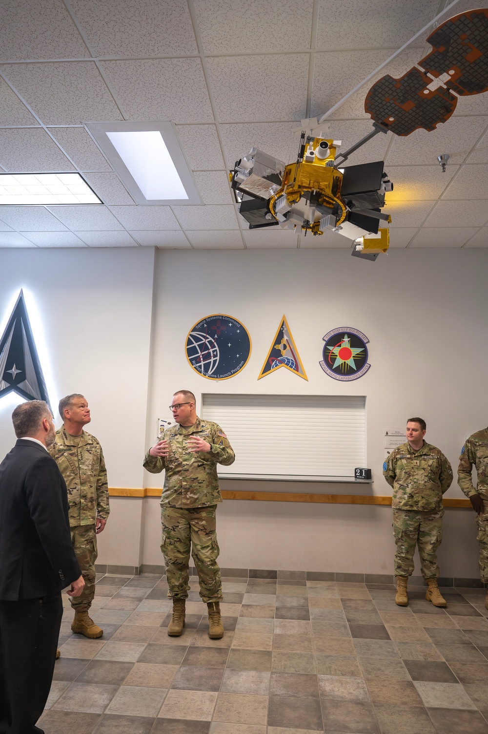 DVIDS – Images – U.S. Space Commander, Gen. James H. Dickinson Visits Kirtland AFB [Image 2 of 3]