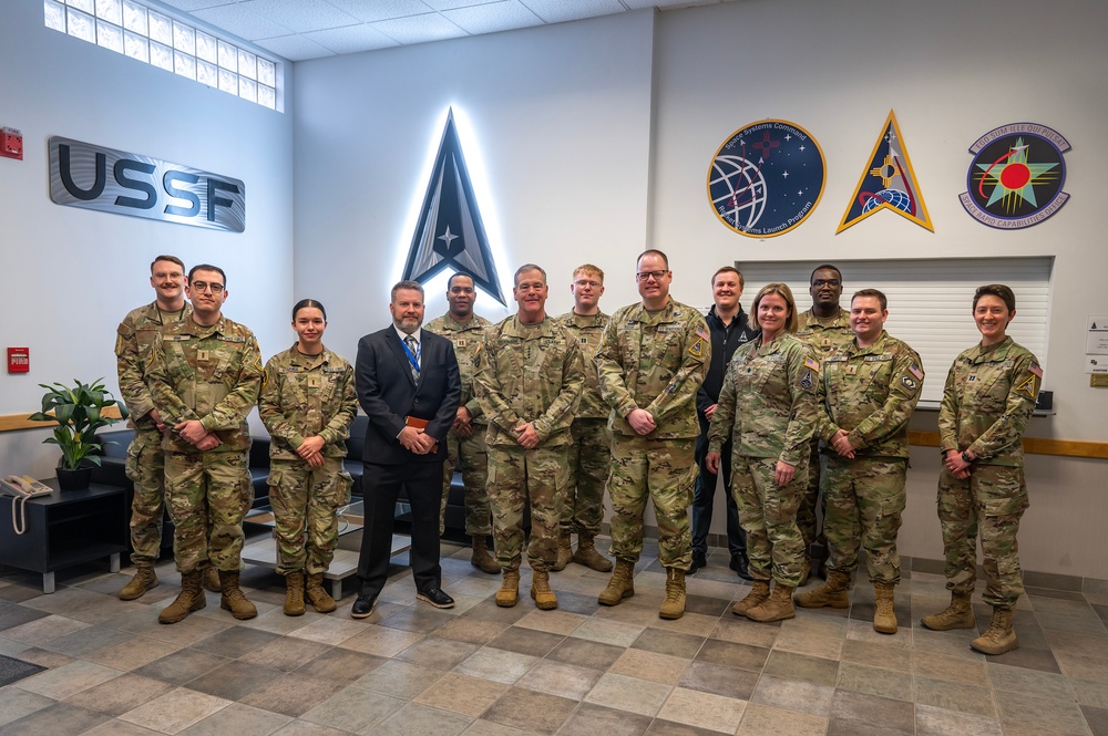 DVIDS – Images – U.S. Space Commander, Gen. James H. Dickinson Visits Kirtland AFB [Image 1 of 3]