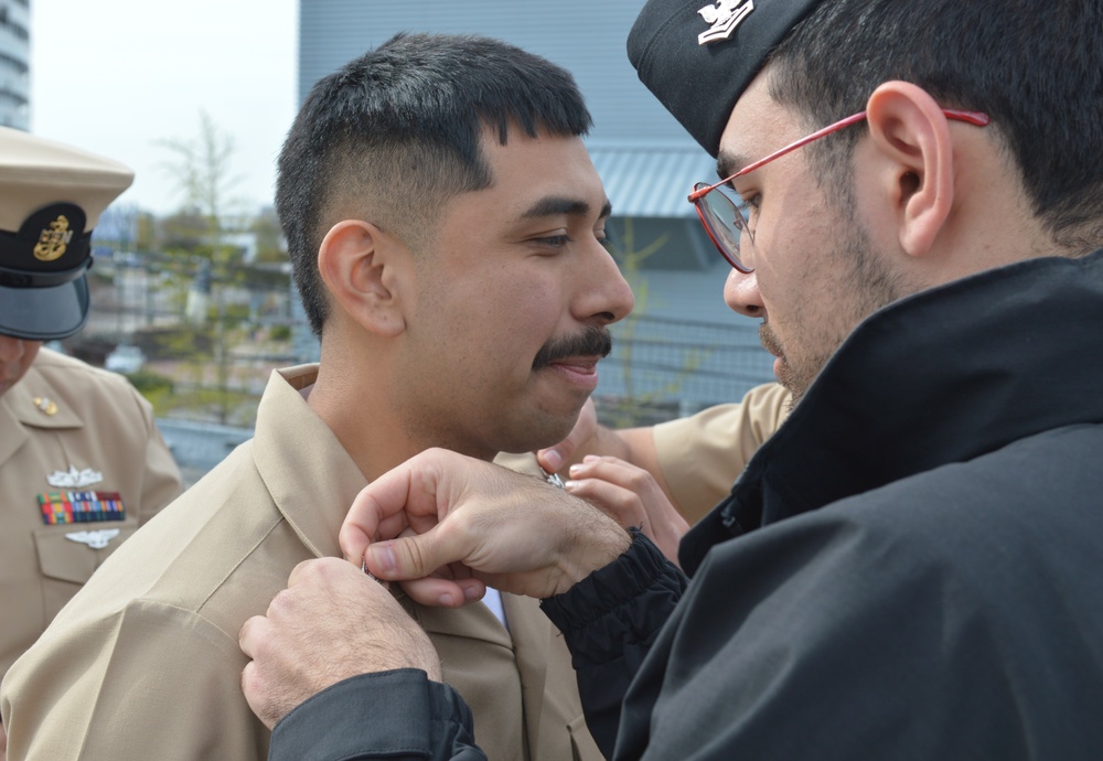 DVIDS – Images – Naval Museum hosts a re-enlistment ceremony aboard Battleship Wisconsin [Image 2 of 2]
