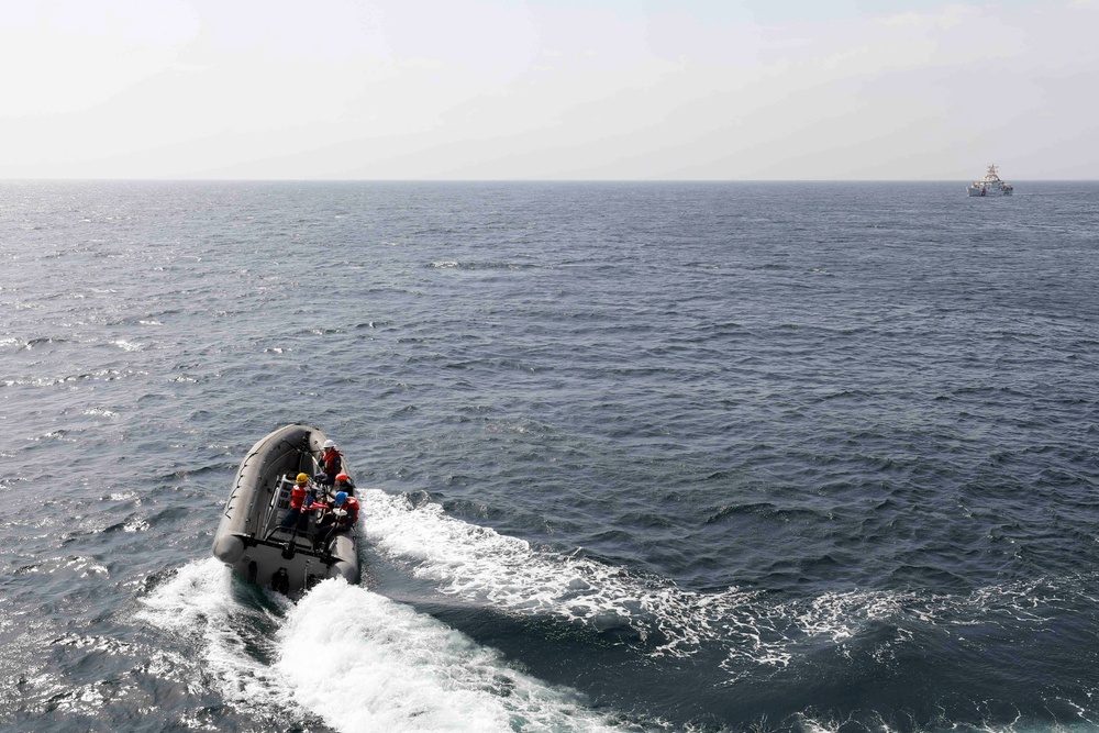 DVIDS – Images – USS Truxtun Small Boat Operations and CIWS Maintenance [Image 4 of 7]