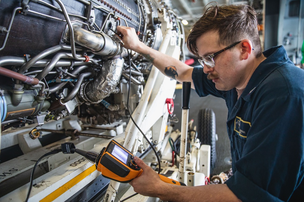 DVIDS – Images – Sailor Performs Maintenance on Super Hornet [Image 9 of 9]