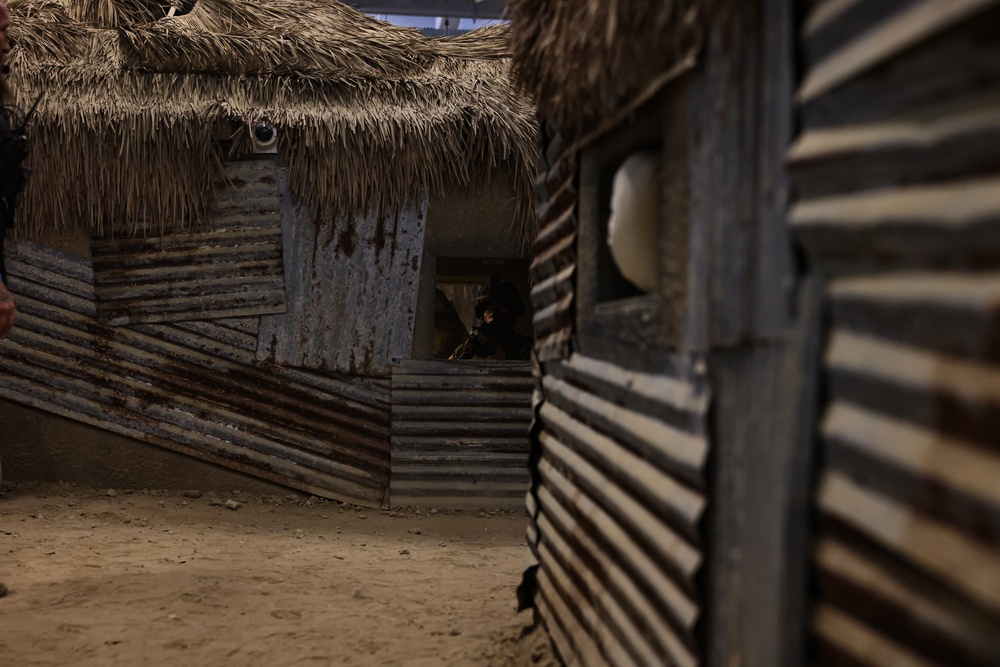 DVIDS – Images – Camp Lejeune Indoor Infantry Immersion Training [Image 9 of 21]