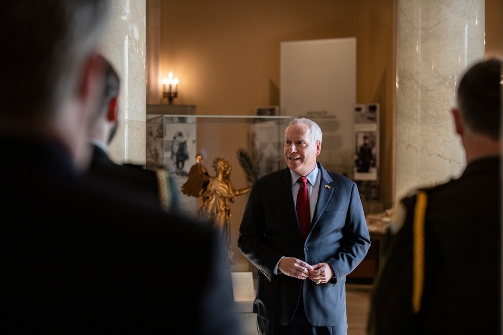 DVIDS – Images – Belgian Chief of Defence Adm. Michel Hofman Visits Arlington National Cemetery [Image 21 of 25]