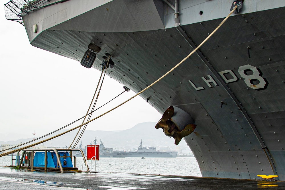 DVIDS – Images – USS Makin Island Visits CFAS [Image 5 of 5]