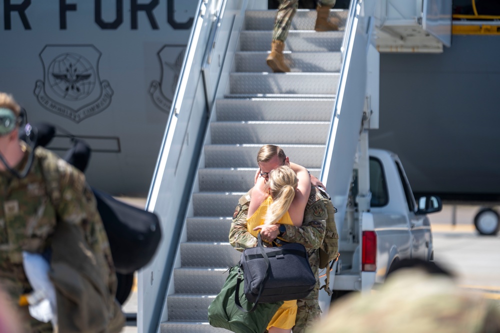 DVIDS – Images – MacDill welcomes home heroes [Image 4 of 4]