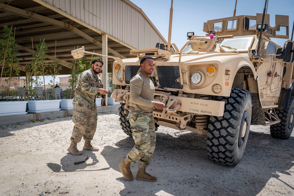 DVIDS – Images – Base beautification eggstravaganza [Image 5 of 5]