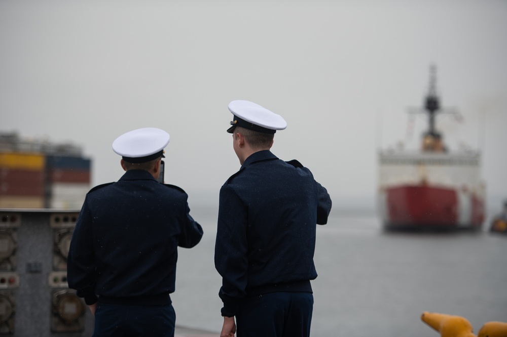 DVIDS – Images – USCGC Polar Star (WAGB 10) returns to Seattle [Image 2 of 7]