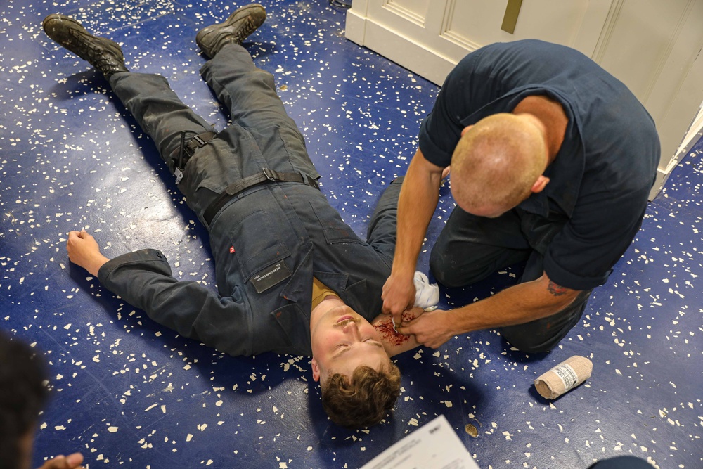 DVIDS – Images – USS Carter Hall Conducts Tactical Combat Caregiver Training [Image 4 of 4]