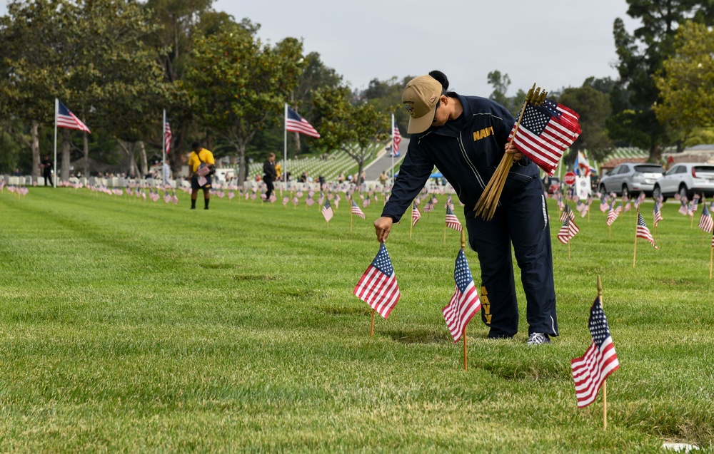 DVIDS – Images – Sailors Place Flags on Service Member’s Graves [Image 2 of 3]