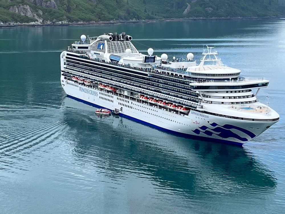 DVIDS – Images – ast Guard, partner agencies responding to vessel fire in Glacier Bay, Alaska [Image 3 of 3]