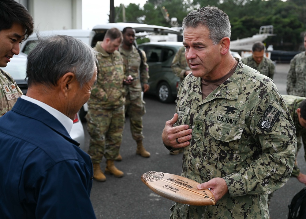 DVIDS – Images – SOCPAC CDRE Visits Yakushima Joint Operations Center [Image 1 of 7]
