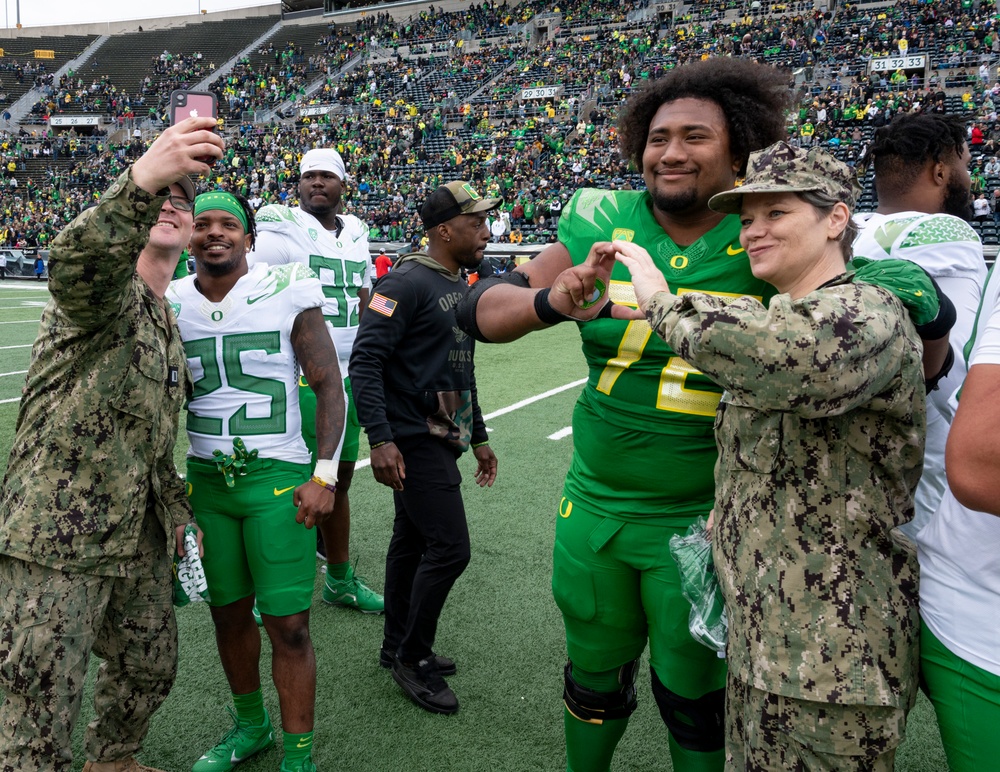 DVIDS – News – Oregon National Guard supports the University of Oregon Spring football game