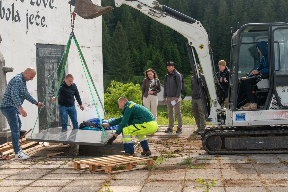 DVIDS – News – DPAA Recovery Team Works to Bring Home WWII Service Member in Bosnia and Herzegovina