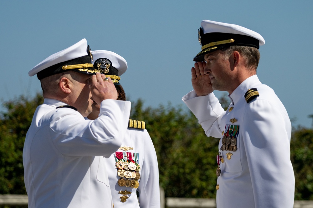 DVIDS – News – Theater Undersea Surveillance Command Pacific Holds Change of Command Ceremony