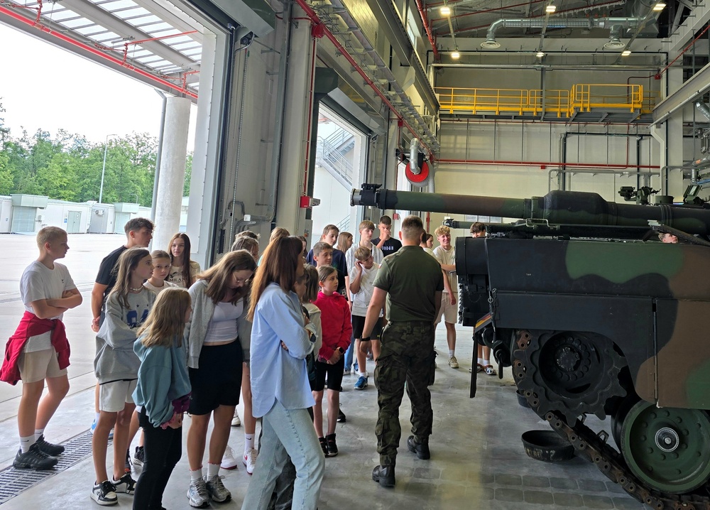 DVIDS – News – Polish school children some of the first guest visitors at new APS-2 site in Powidz