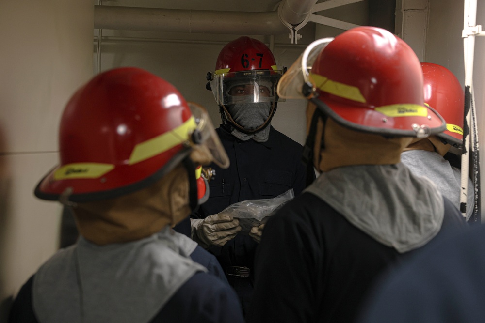 DVIDS – Images – Wasp Sailors Train in Dewatering [Image 1 of 4]