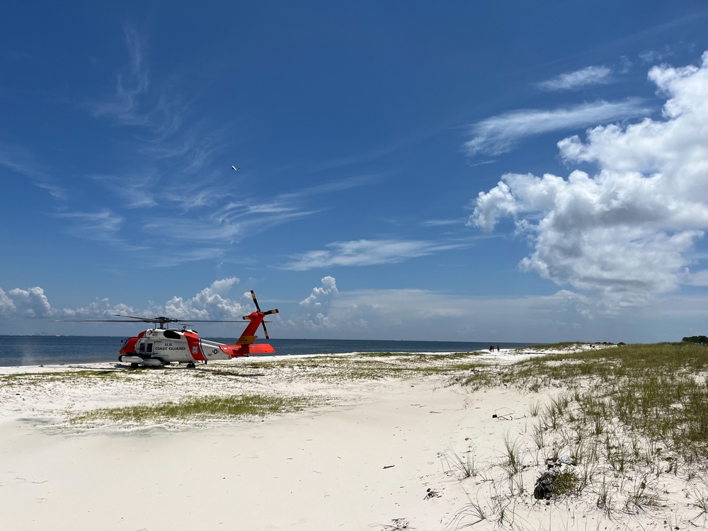 DVIDS – Images – Coast Guard rescues 2 boaters near Horn Island, Mississippi [Image 1 of 3]