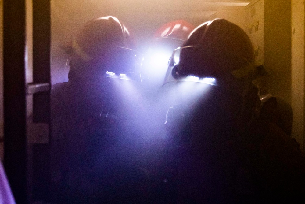 DVIDS – Images – USS Ralph Johnson Conducts General Quarters Drill [Image 6 of 13]