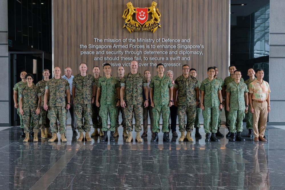 DVIDS – News – Pacific Marines Meet with Singapore Army Staff