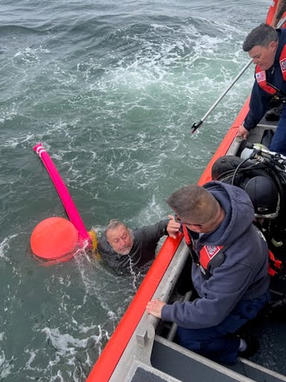 DVIDS – Images – Coast Guard rescues 3 from sinking boat south of Long Beach, NY [Image 1 of 3]