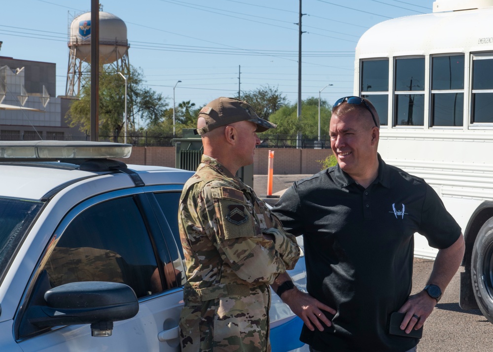 DVIDS – Images – Retired Maj. Gen. Leonard, homeschoolers visit Luke AFB [Image 4 of 6]
