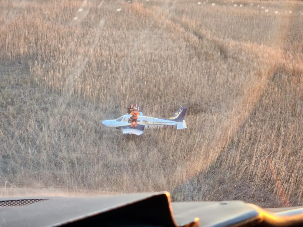 DVIDS – Images – Coast Guard rescues 2 from downed aircraft near the Little Black River [Image 2 of 2]
