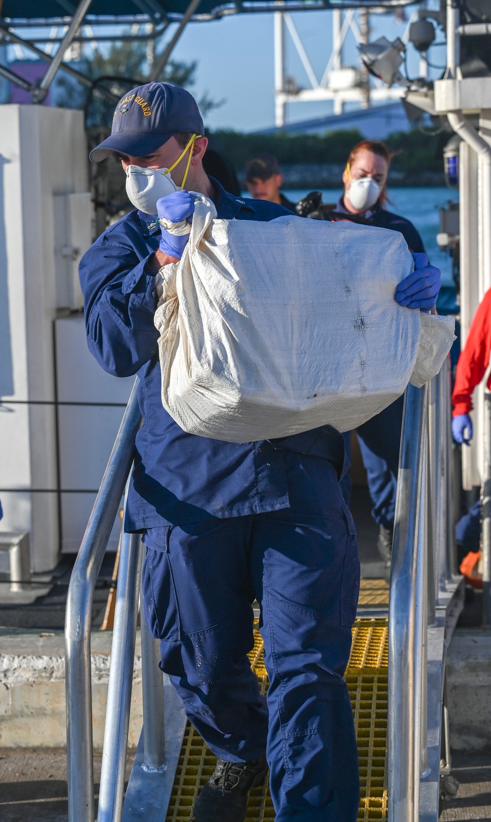 DVIDS – Images – Coast Guard Cutter Bernard C. Webber offloads $12.7M in counternarcotics at Base Miami Beach [Image 2 of 5]