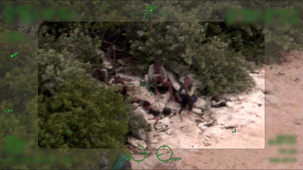 DVIDS – Images – Coast Guard transfers seven migrants to The Bahamas [Image 1 of 2]