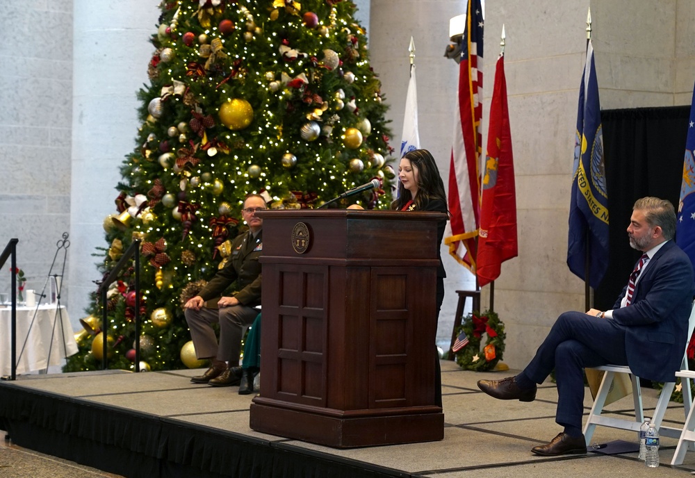 DVIDS – News – Wreaths Across America ceremony at Ohio Statehouse honors fallen military heroes