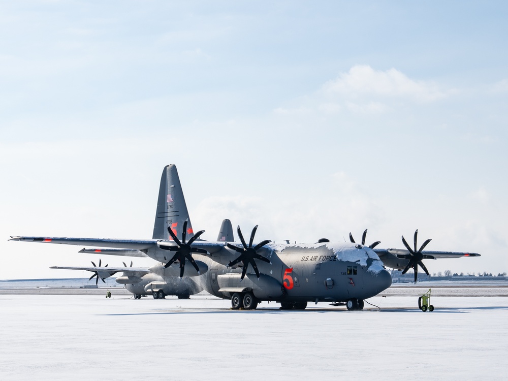 DVIDS – Images – 302d Airlift Wing C-130 Snowy Flightline