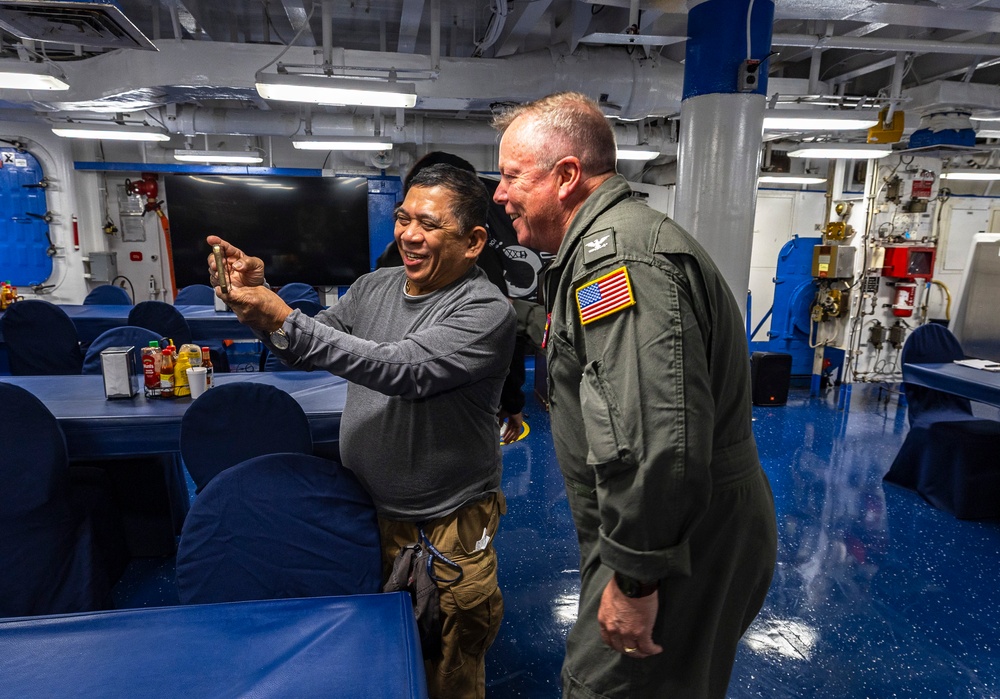DVIDS – News – MSCEURAF Commodore Tours USS Mount Whitney (LCC 20)