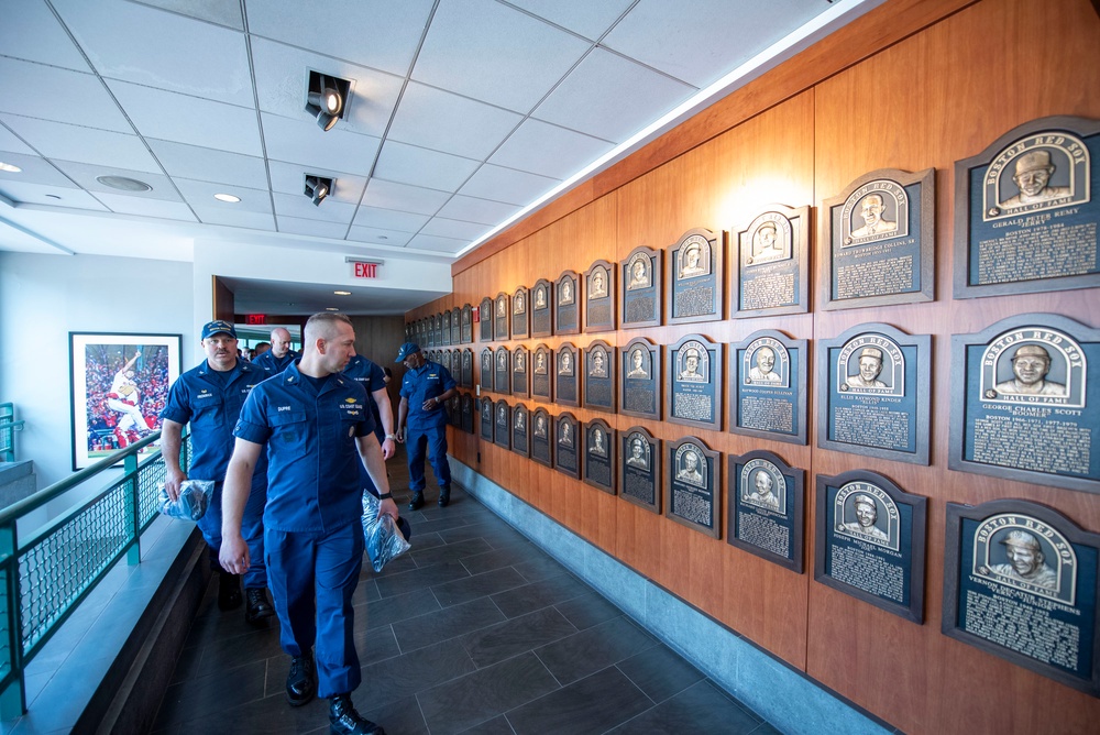 DVIDS – Images – Coast Guard members conduct National Anthem Opening Ceremony at Red Sox Game [Image 18 of 18]