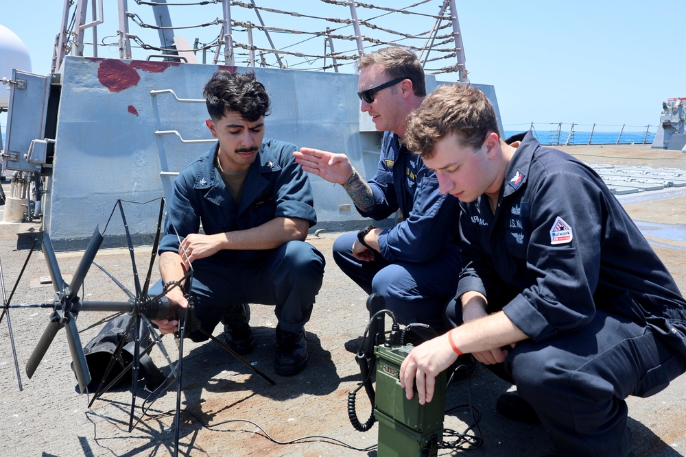 DVIDS – Images – USS Gravely Sailors Conduct Communications Training [Image 1 of 2]
