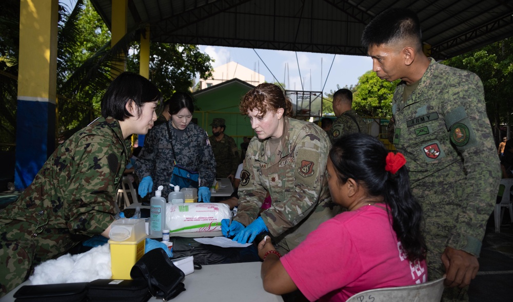 DVIDS – News – Multinational Forces Strengthen Community Support in Bulacan during Balikatan 25