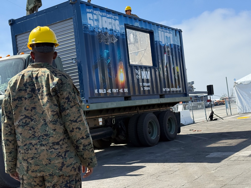 DVIDS – Images – Seabees from NMCB-4 and UCT-2 Showcase Naval Construction Capabilities During Fleet Week 2025 Kickoff [Image 1 of 4]