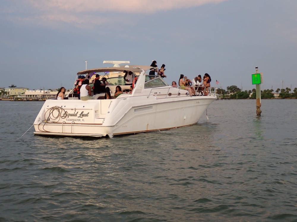 DVIDS – Images – Coast Guard stops illegal charter operation near Madeira Beach [Image 1 of 3]